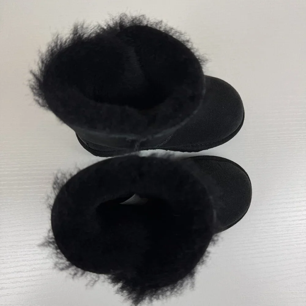 Like New UGG Keely Bailey Toggle Button Black Shearling Boots S/N 1013265T